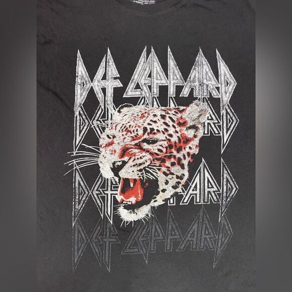 Def Leppard Graphic T-shirt Women Large Black Short Sleeve Music - Picture 2 of 5